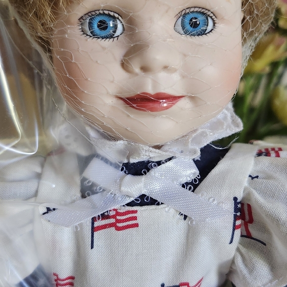 Betsy doll - Picture 3 of 4